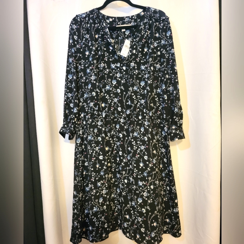 Button loop neck floral shirt dress